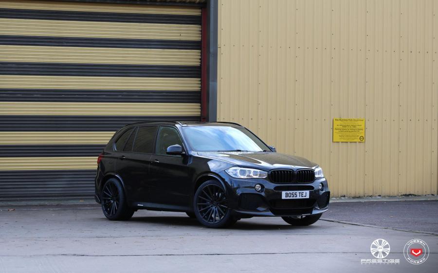  BMW X5 on Vossen Wheels (VFS-2) 2019 года  (фото 1 из 11)